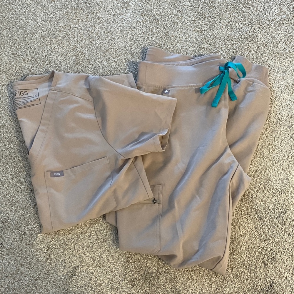 Womens Figs- Boulder Set Size Medium.